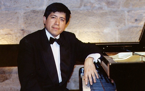 Vladimir Valdivia, Klavier